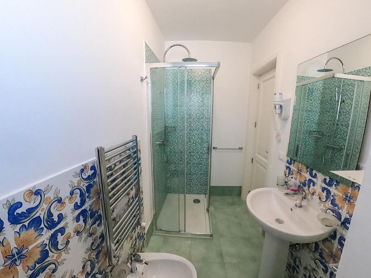 Gyaaim Villa Castro  Bagian luar foto