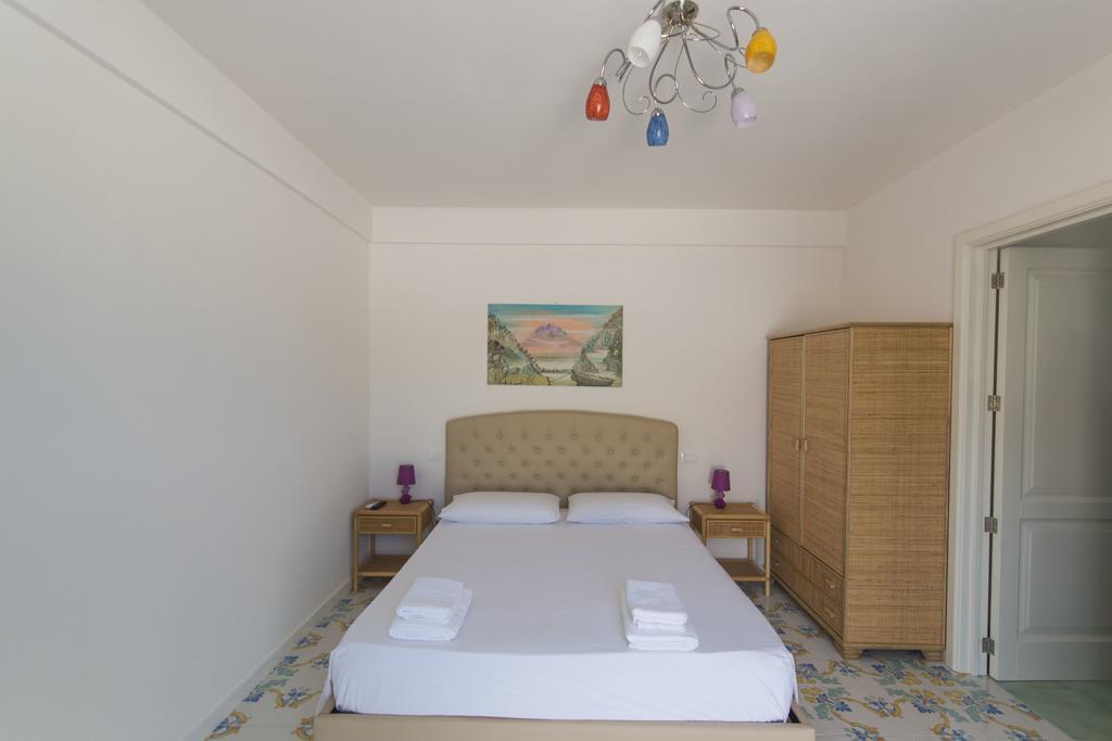 Gyaaim Villa Castro  Bagian luar foto